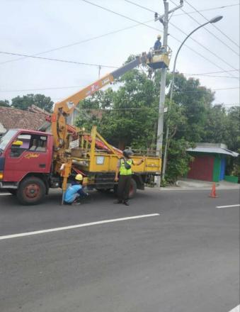 Perbaikan Jaringan Listrik PLN